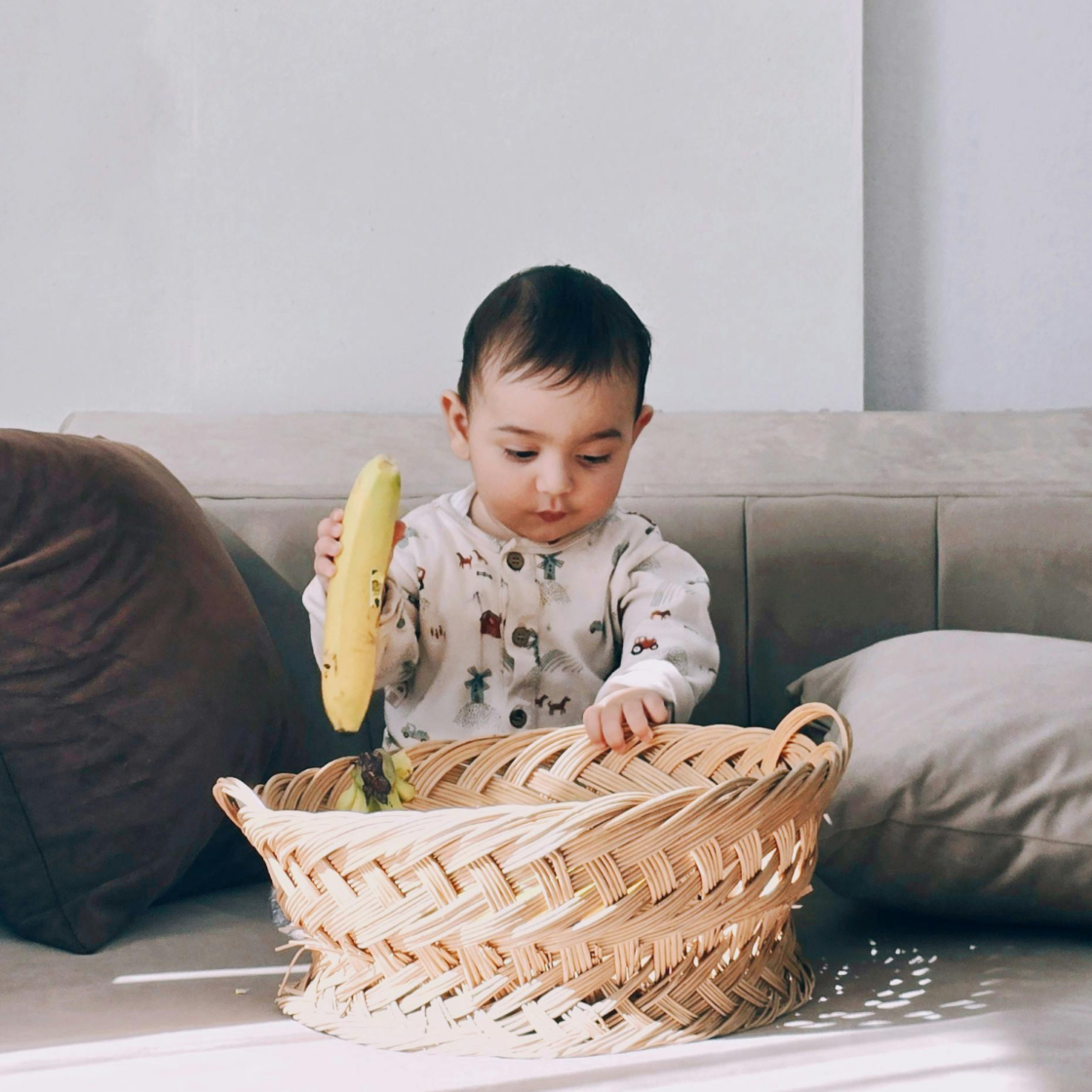 Gioco sensoriale e prime fasi del gioco sensomotorio