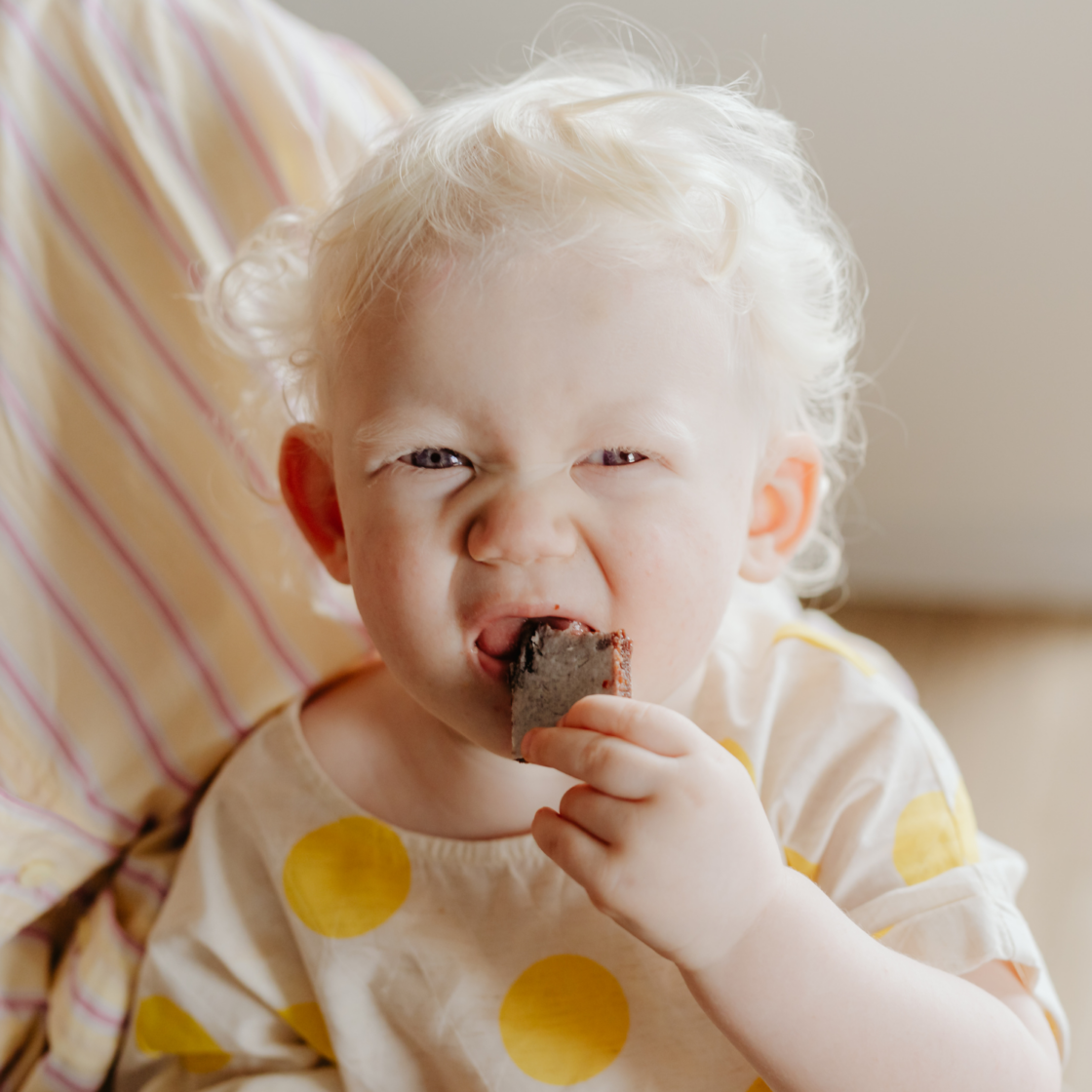 Alimentazione complementare e scoperta del cibo (6–12 mesi)